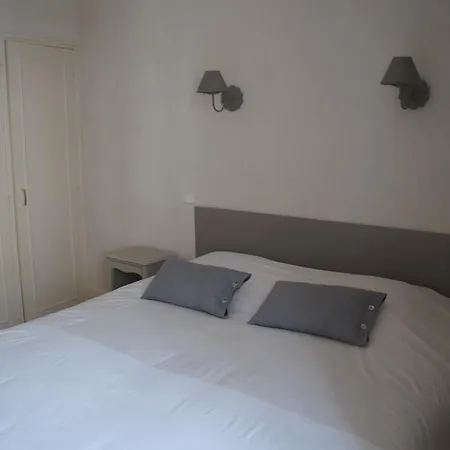 La Petite Cour Hotel 3*